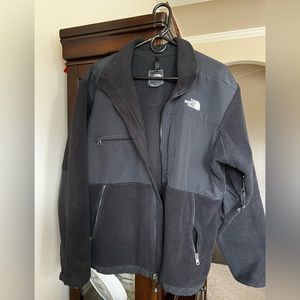 Men’s medium black The North Face Denali jacket